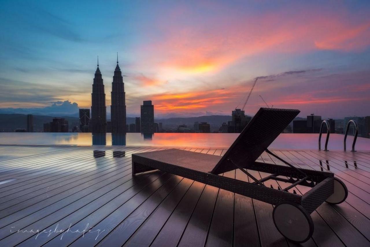Klcc Inifinity Pool - The Regalia Residences & Suites By Kl Minsu Kuala Lumpur Extérieur photo