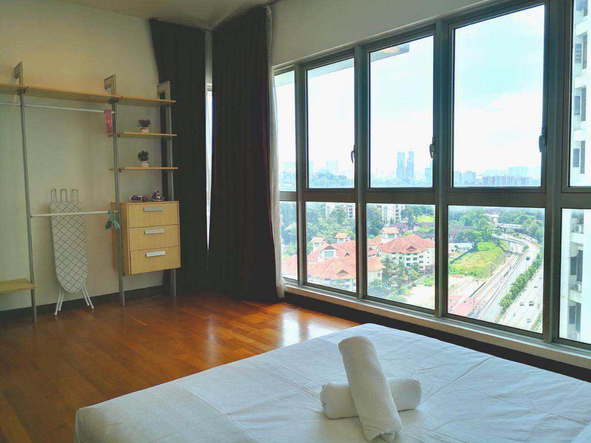 Klcc Inifinity Pool - The Regalia Residences & Suites By Kl Minsu Kuala Lumpur Extérieur photo