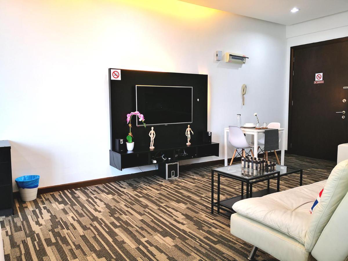 Klcc Inifinity Pool - The Regalia Residences & Suites By Kl Minsu Kuala Lumpur Extérieur photo