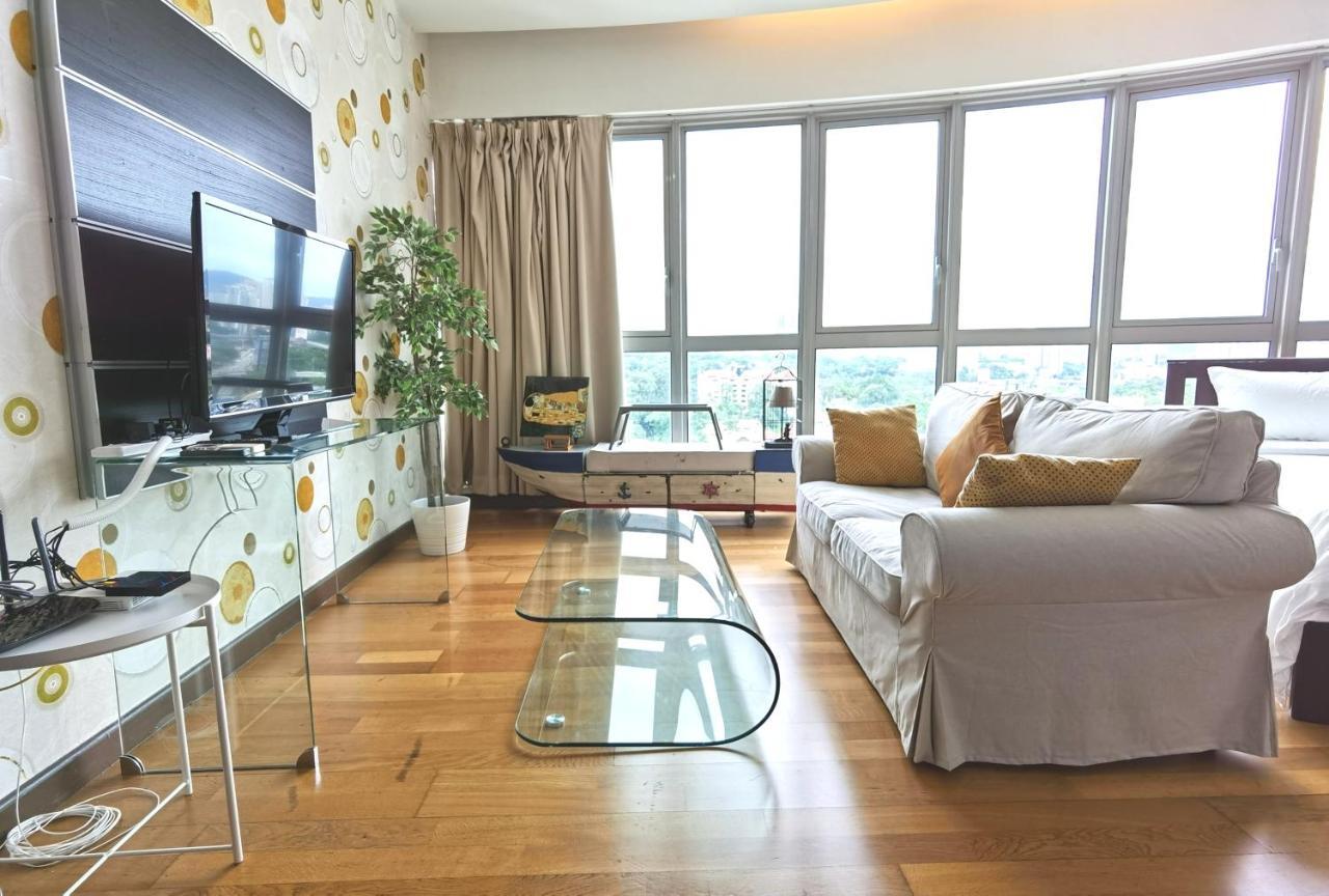 Klcc Inifinity Pool - The Regalia Residences & Suites By Kl Minsu Kuala Lumpur Extérieur photo